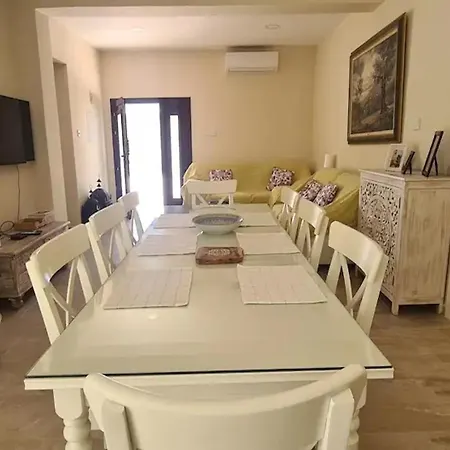 Villa Neo Chorio Town House *
